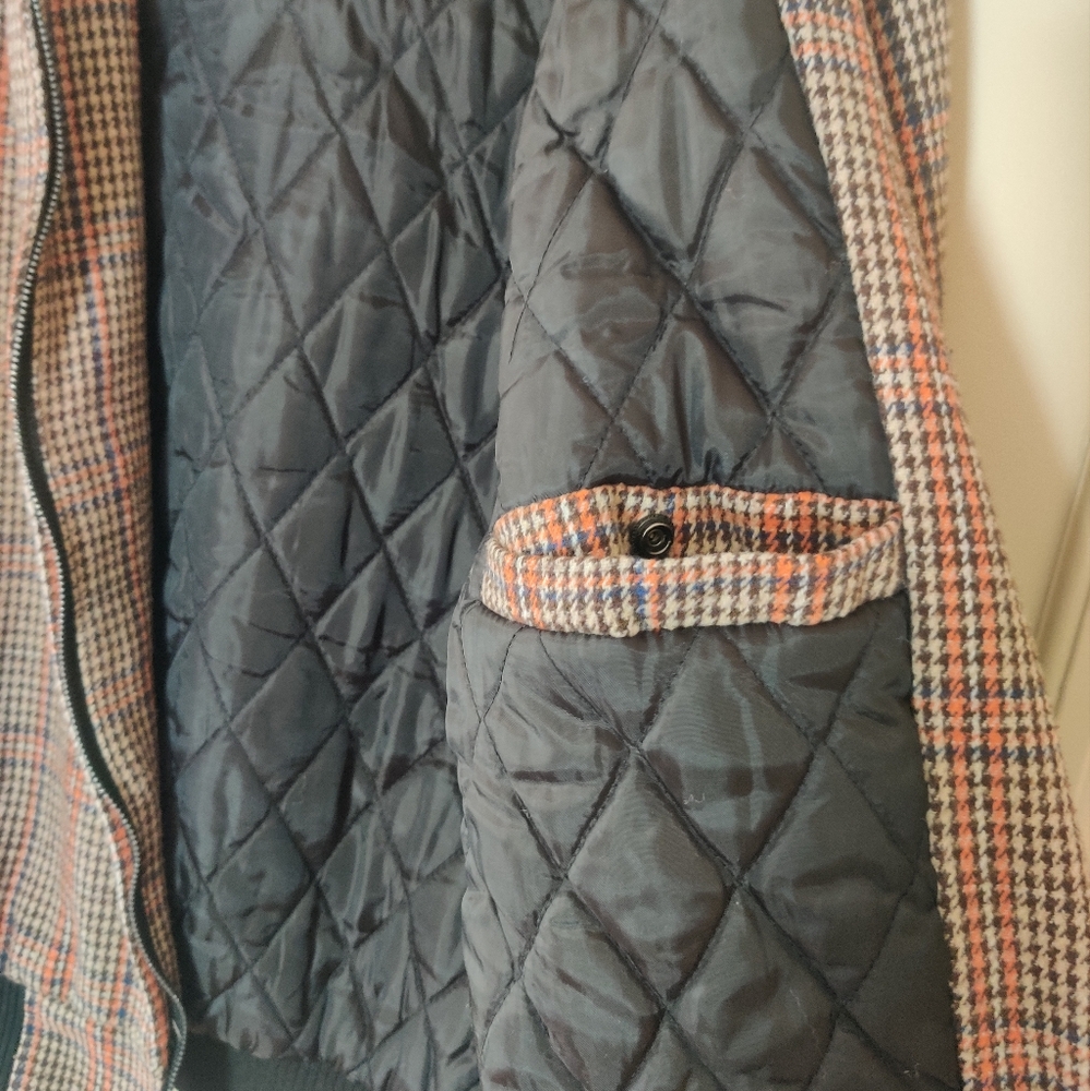 Men's Jacket - Picture 5 of 8
